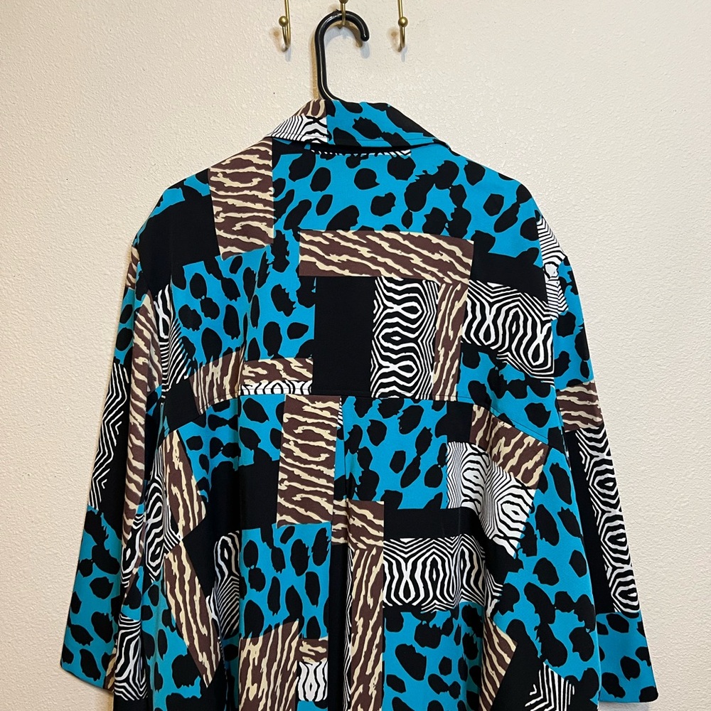 Russell Kemp Aqua Blue,Brown, White, and Black Animal Patterned Jacket. Size 4X - Picture 5 of 5